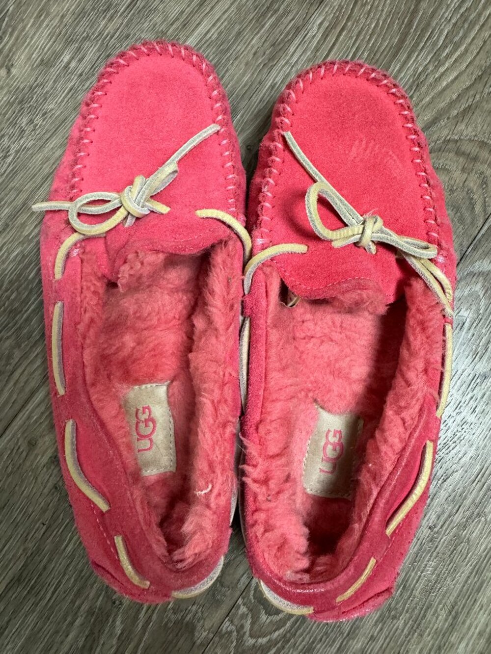RARE UGG Pink Dakota Slippers Size 7